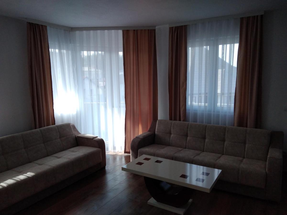Vila Centar Mb Bed & Breakfast Sjenica Eksteriør bilde