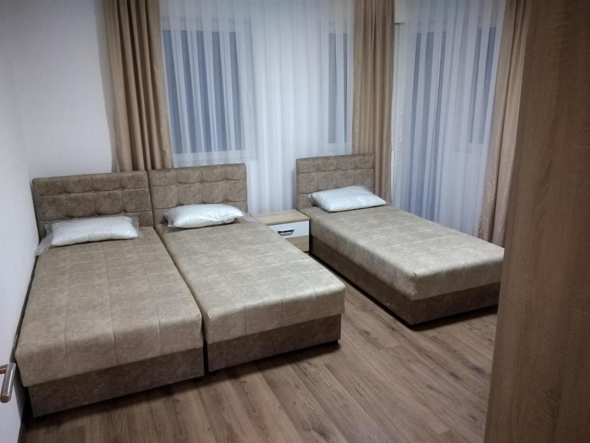 Vila Centar Mb Bed & Breakfast Sjenica Eksteriør bilde
