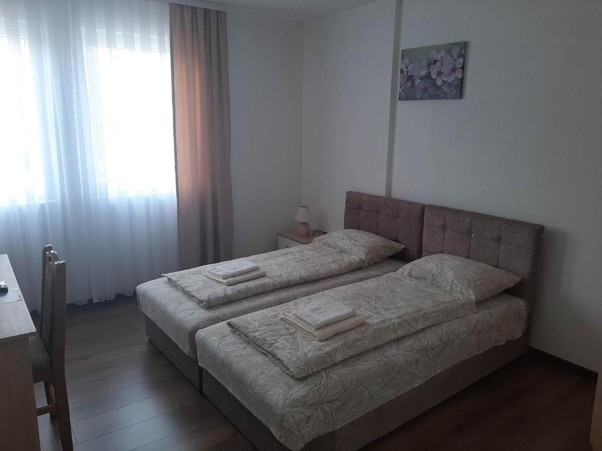 Vila Centar Mb Bed & Breakfast Sjenica Eksteriør bilde