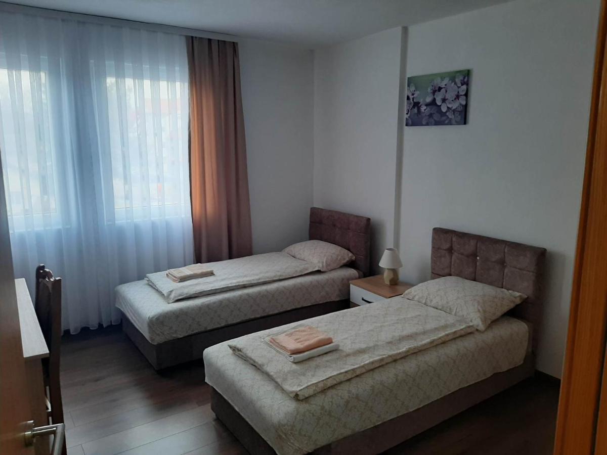 Vila Centar Mb Bed & Breakfast Sjenica Eksteriør bilde